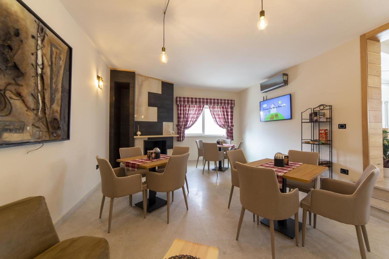 Balneum Rooms & Spa Mirabella Eclano Bagian luar foto